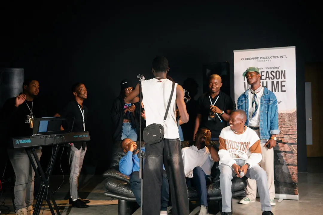 Graph showing 2025 cost per lead trends for Auto, Life, and Health insurance, highlighting the premium for exclusive leads.