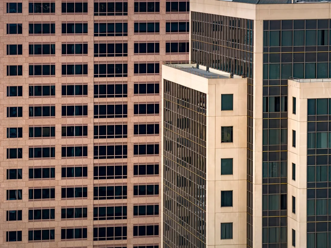 B2B Lead Generation: Agency vs. Software Tools – What's Right for You in 2025?